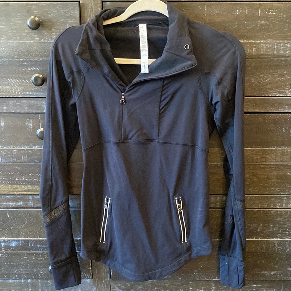 LuLulemon Black 1/4 zip lightweight jacket, size 4